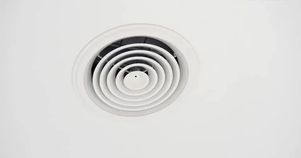 Bouche de VMC dans une maison rénovée de la vallée de Villé